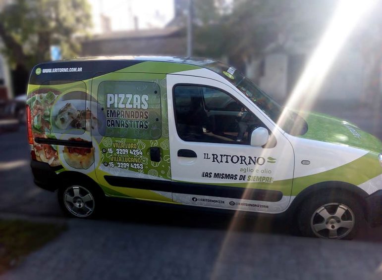 Ploteo completo impreso para camioneta de pizzería para reparto