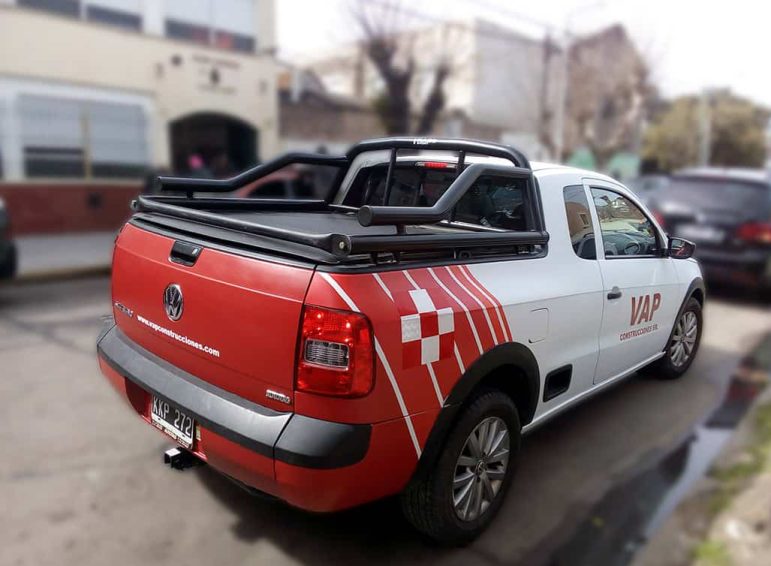 Ploteo completo con vinilo de corte y reflectivo para camioneta chica construcciones